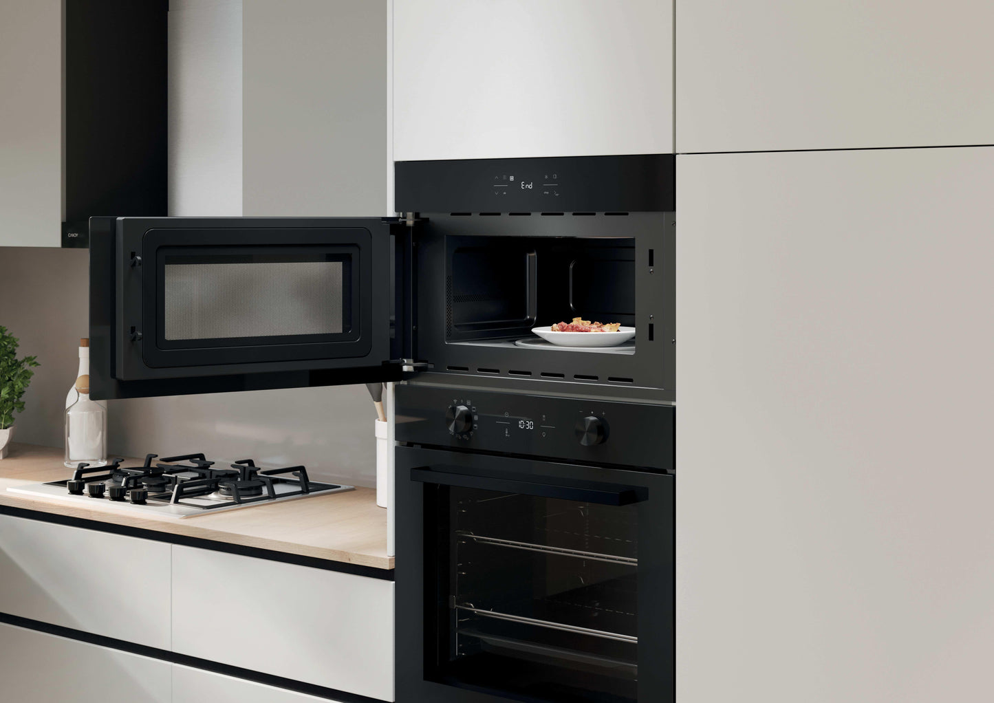 CANDY BI CA38SMBF7XS|38900838|micro nero, 24 lt, potenza 750 W, 9 fuznioni, apertura porte con cerni