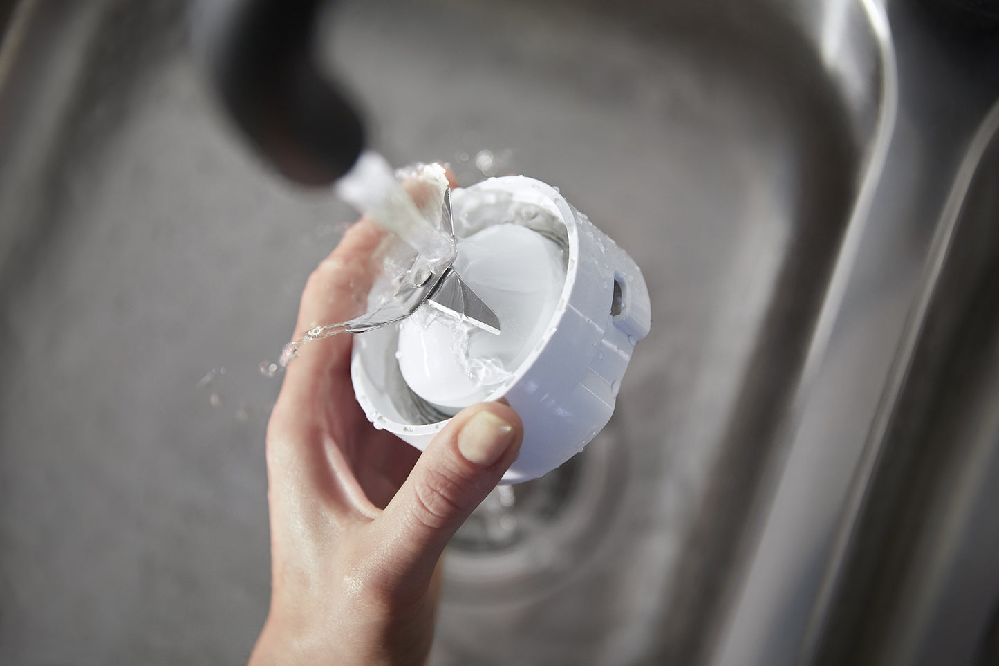 PHILIPS PED HR2041 | CUCINA | PREPARAZIONE CIBI | FRULLATORI | FRULLATORE 450W 1VEL+PULSE 1.9LT BIAN