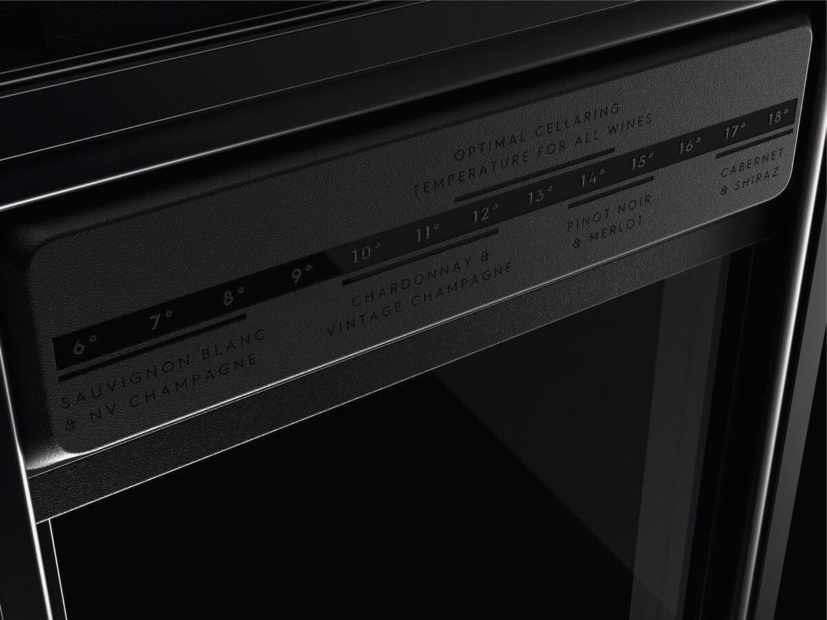 Electrolux BI   EWUS018B7B   | Cantina vino SingleZone - H818, W295 ; Capacita' totale 18 bottiglie