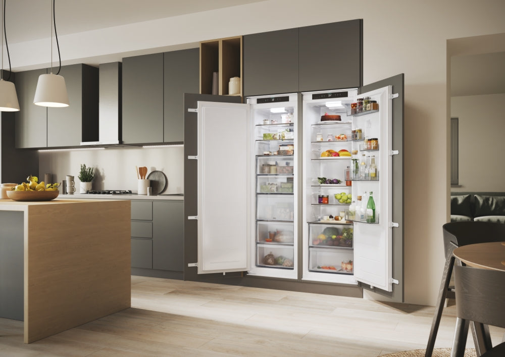 CANDY BI CMT5518EVWF|37900605|Congelatore monoporta 177 cm TOTAL NO FROST; classe energetica E, 220l